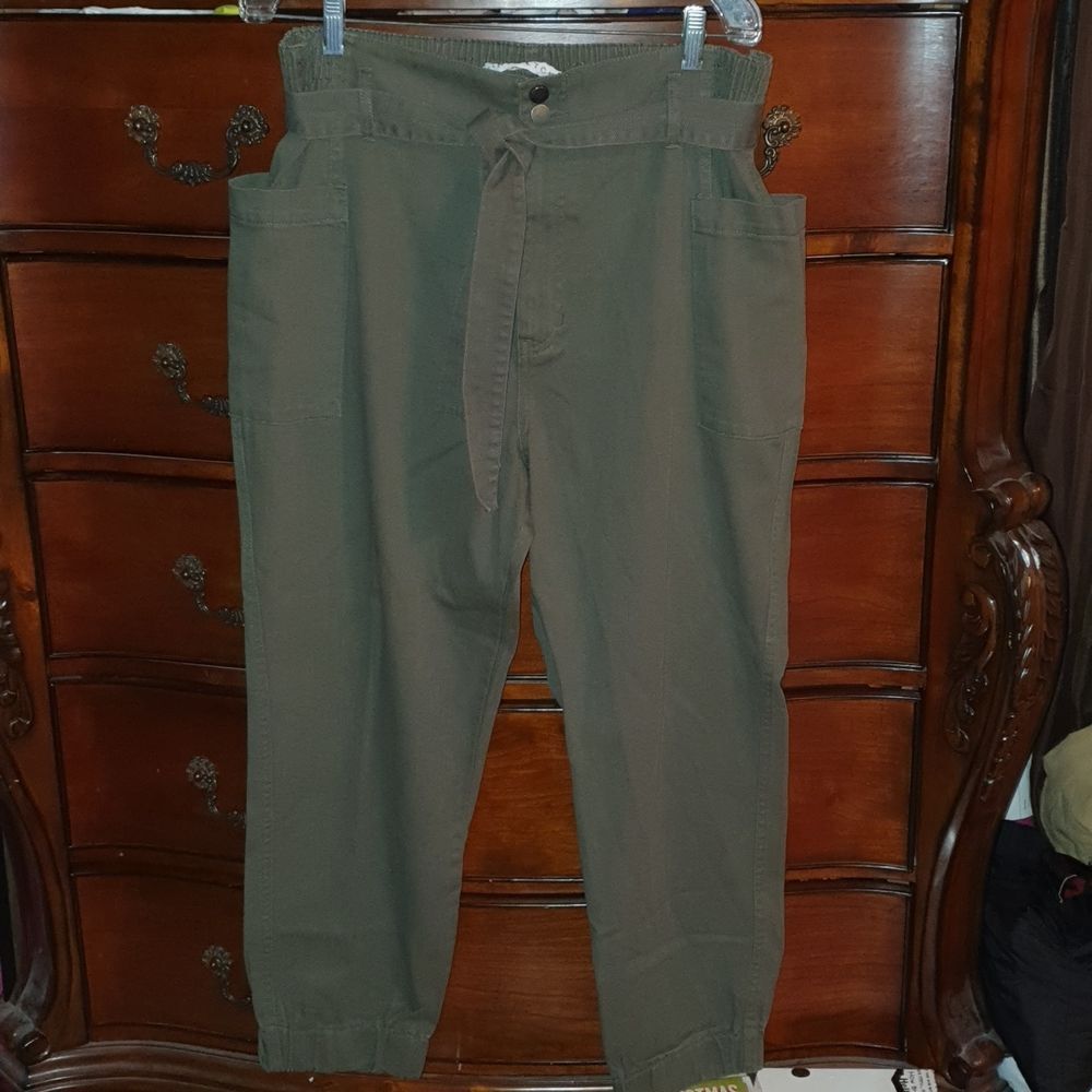 Ladies Tinseltown Army Green Tie Waist Cargo Pants sz 15